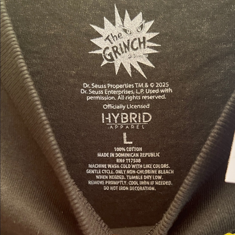 The Grinch “Grinchy Greetings” Christmas Tee – Dark Green/Black – Size L‎ – NWT - Picture 3 of 4